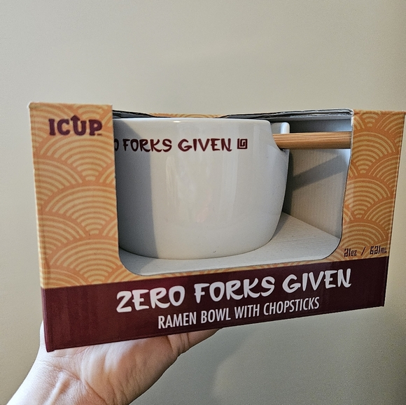 Ramen bowl w/ chopsticks - Picture 2 of 3